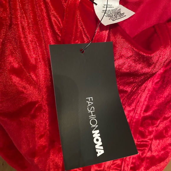 Fashionnova Valentine’s Day Wine and Dine velvet Corset Top - NWT - Picture 5 of 12